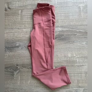 Old Navy Women’s XXS Dusty Rose High-Waisted Capri Leggings